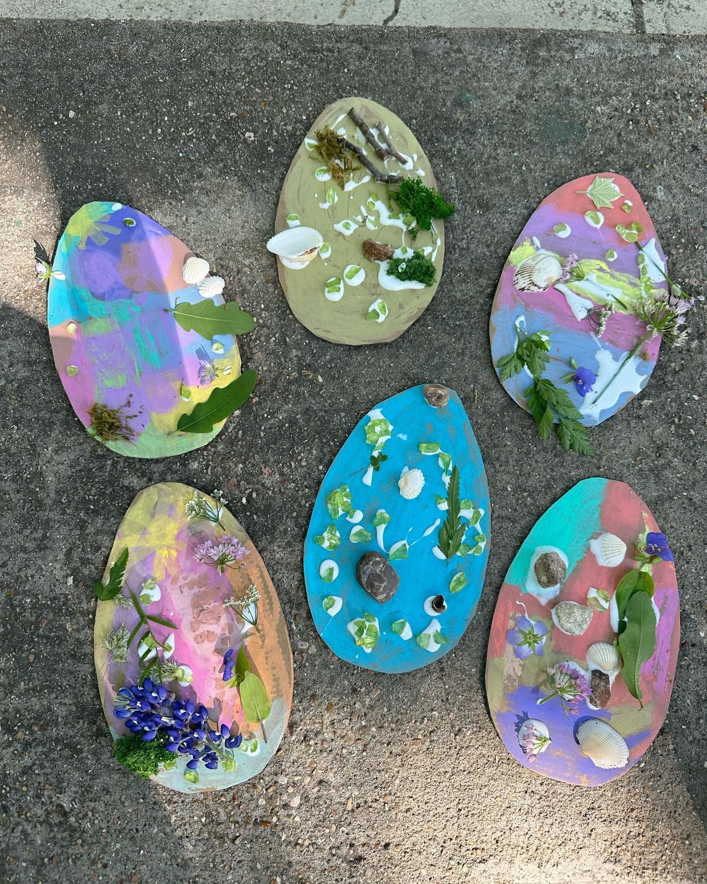 🥚 🧺 🌸 🪵 🪨 ☀️