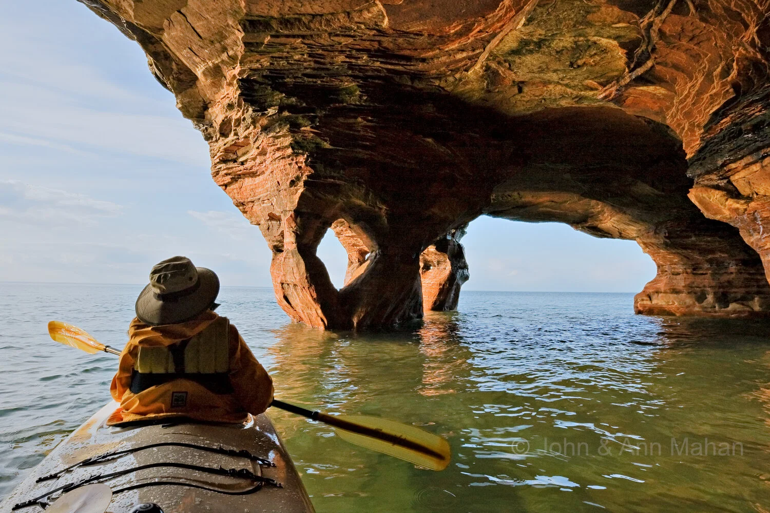 ID_8884-5C4_08 Sea Kayaking in a Devils Island Sea Cave