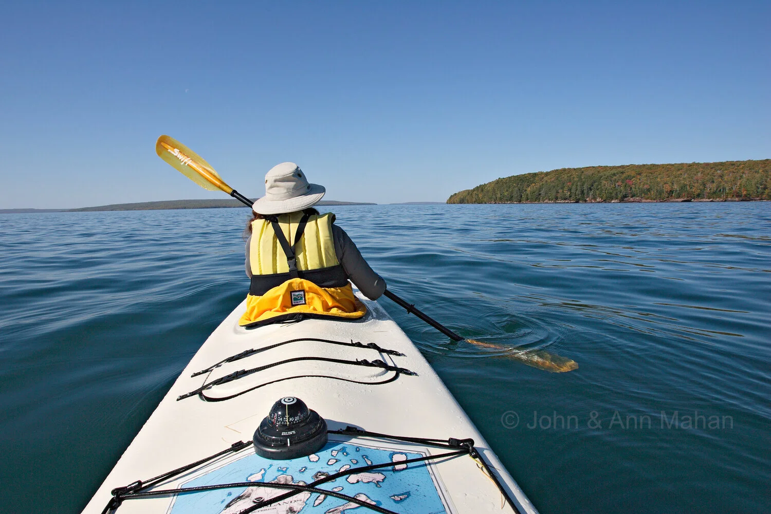ID_9965C2_04 Sea Kayaking near Stockton Island in Autumn