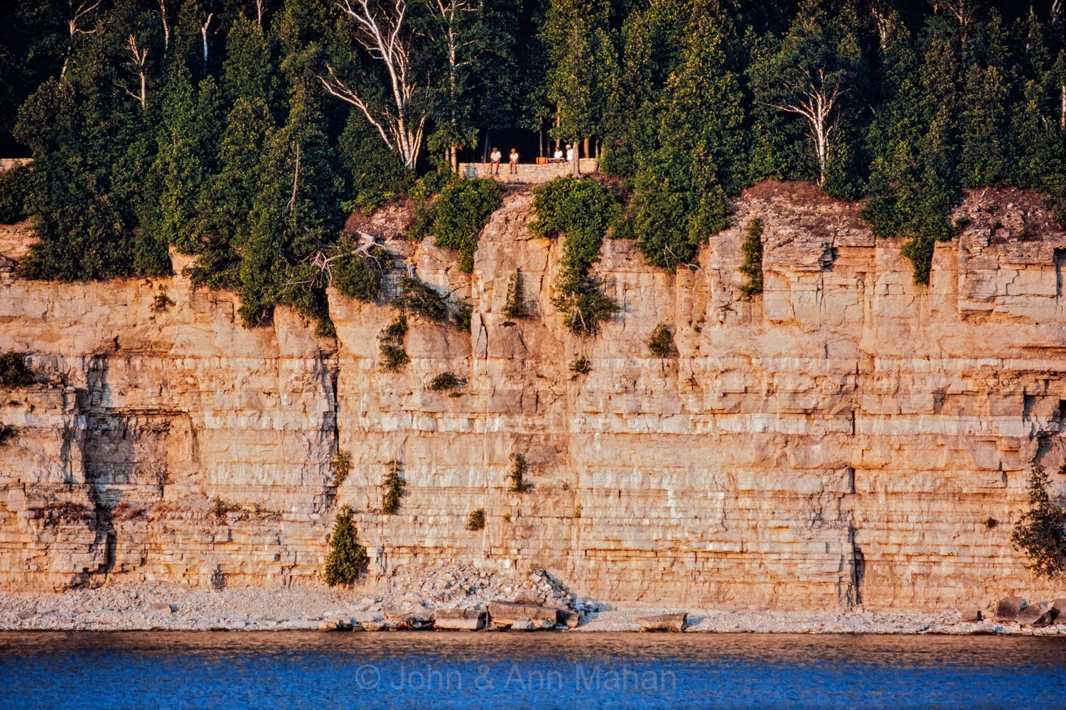 ID_10-3409B Fayette Historic State Park Overlook on a limestone cliff
