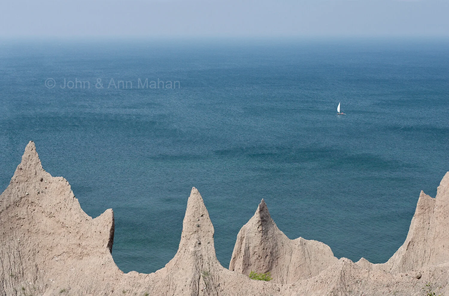 ID_4754C2_04 Chimney Bluffs with Sailboat on Lake Ontario