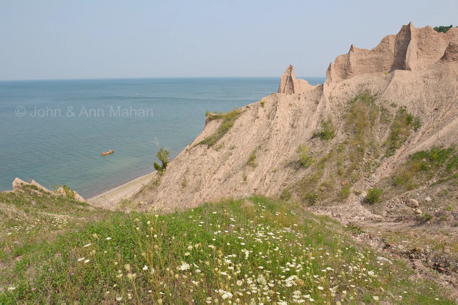 ID_4864B1_04 Chimney Bluffs with Canoe on Lake Ontario