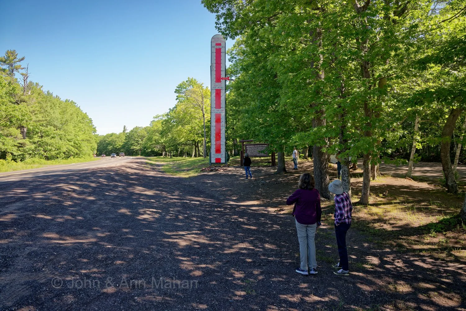 Keweenaw Peninsula Coach Tour -- Thermometer Billboard showing Snowfall Depth