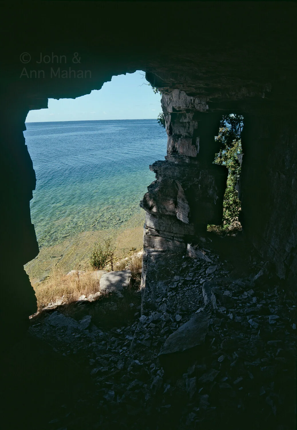ID_28-4000C Ancient Sea Cave Opening at Burnt Bluff -- a pictograph site