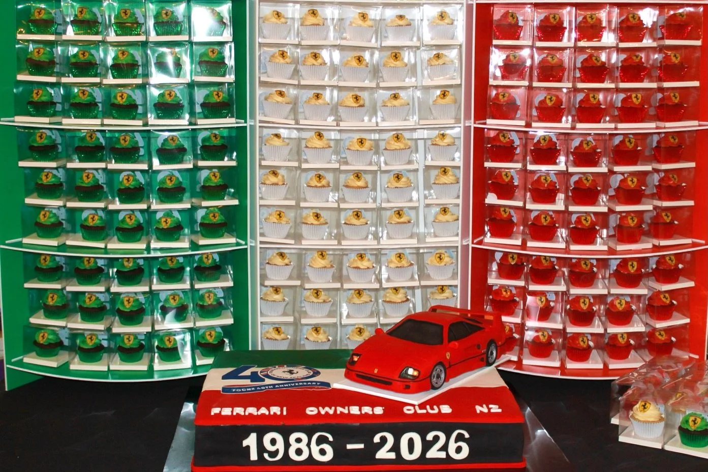 Loved creating this anniversary cake and cupcakes for the Ferrari Owners Club of New Zealand 40 year celebration in Taupō ❤️🤍💚

Thank you for trusting Calamity Cakes to be part of such a special milestone ❤️