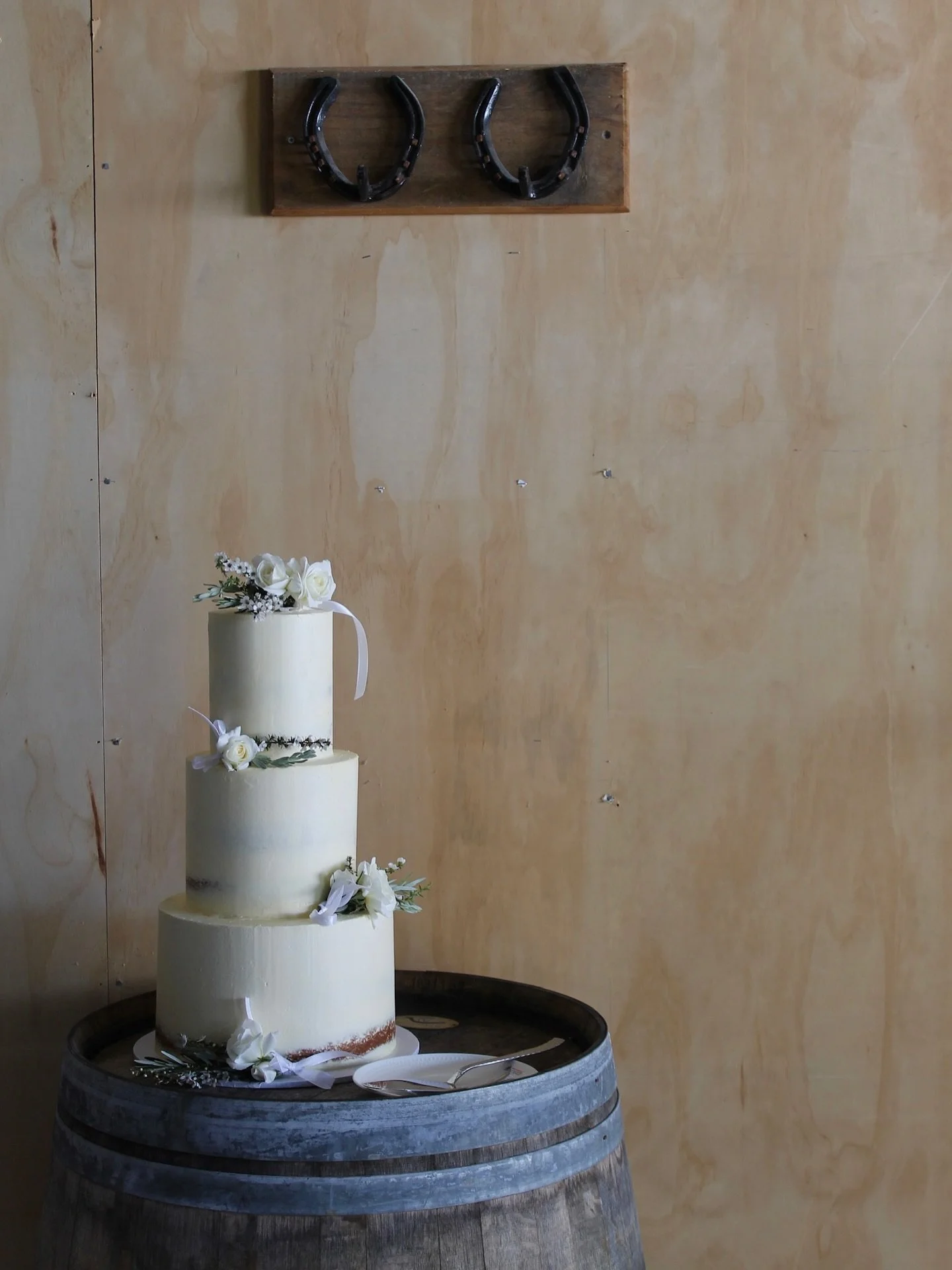 Here for the cake&hellip; and of course the happy couple too! 

Congratulations Mića and Ryan 💍🥰