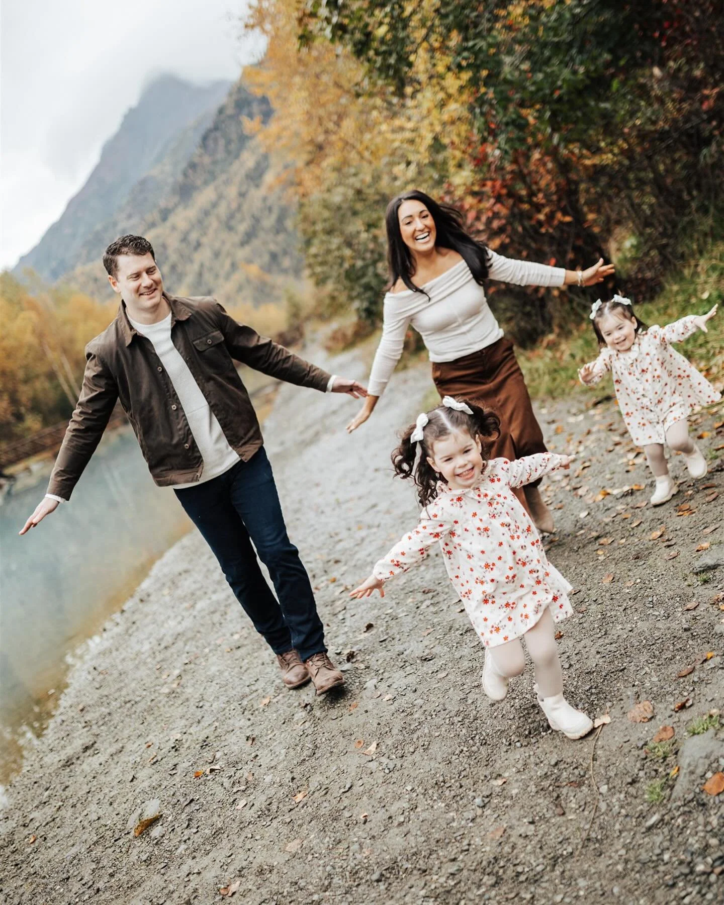 Quinn Family 🍂🤎 

&ldquo;𝘐 𝘫𝘶𝘴𝘵 𝘸𝘢𝘯𝘵 𝘺𝘰𝘶, 𝘏𝘢𝘷𝘦 𝘢 𝘤𝘰𝘶𝘱𝘭𝘦 𝘬𝘪𝘥𝘴&hellip;&rdquo;

-

Fall is officially over and winter is here! Thank you to everyone who booked with me this fall. I&rsquo;m so grateful for the new clients I m