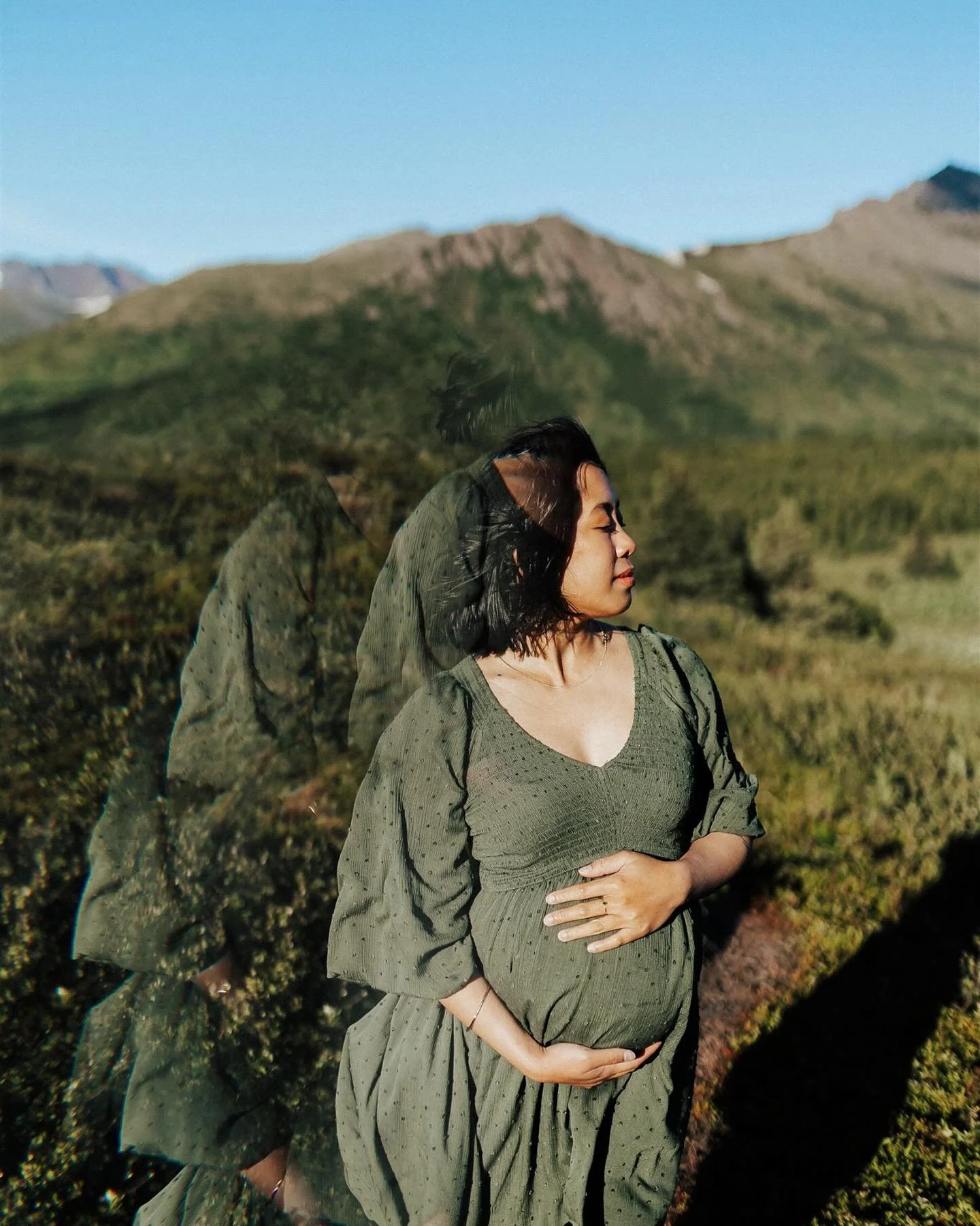 Baby Yuna 🪻💕 Captured this adorable maternity session at Flattop on the loveliest summer day. 🌿Mama was glowing, and the love between these two made the whole session magical. ✨Love the sunlight glow on these two. 🥹🫶🏽

&bull;
&bull;
&bull;
#ala