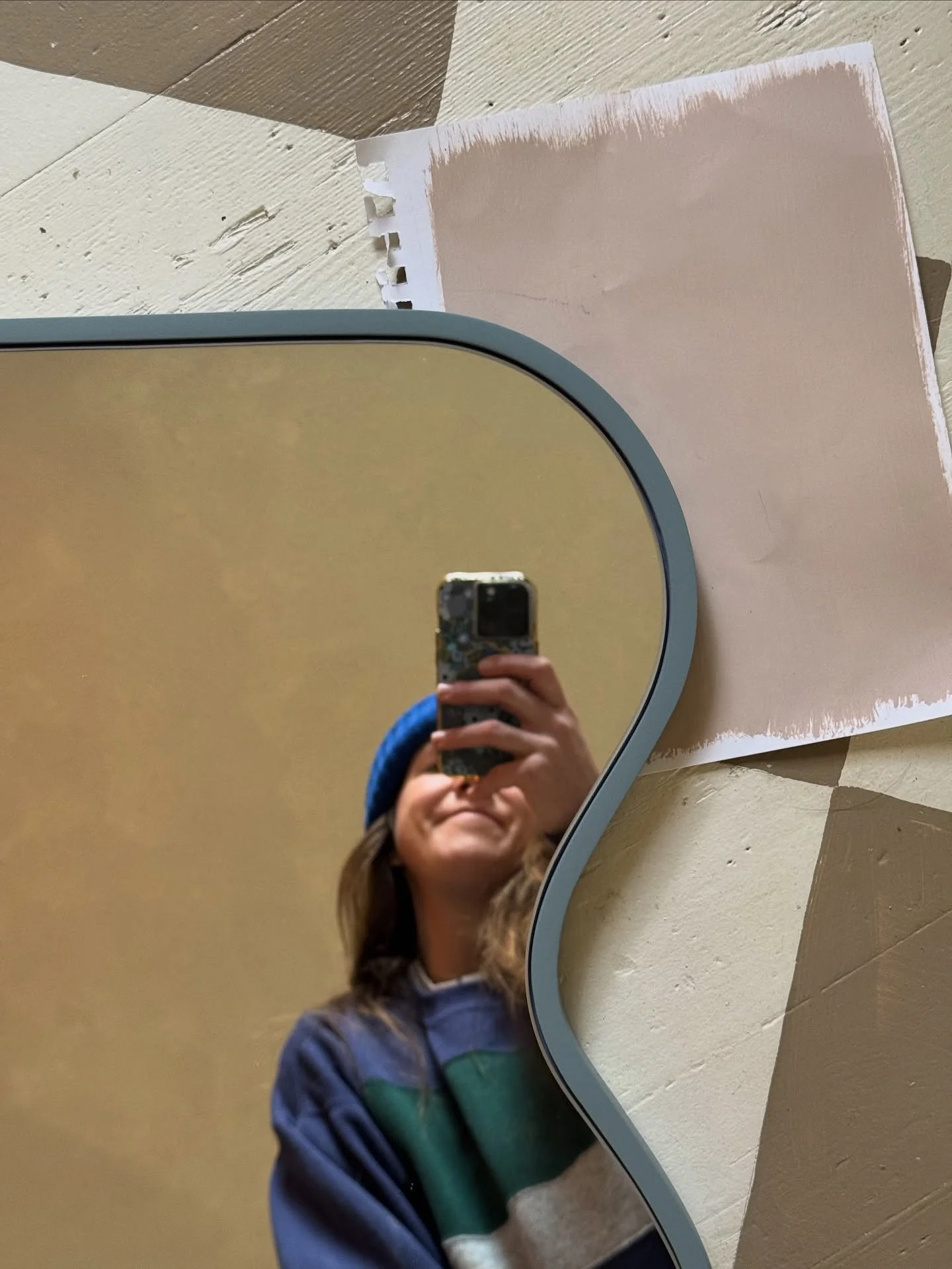 This week is the best week because we’re installing finishes and fixtures in the 1956 Ranch primary bathroom remodel and I cannot wait to see these custom mirrors go up. Today, we’re starting strong with grout and countertops đ đ. Bathr