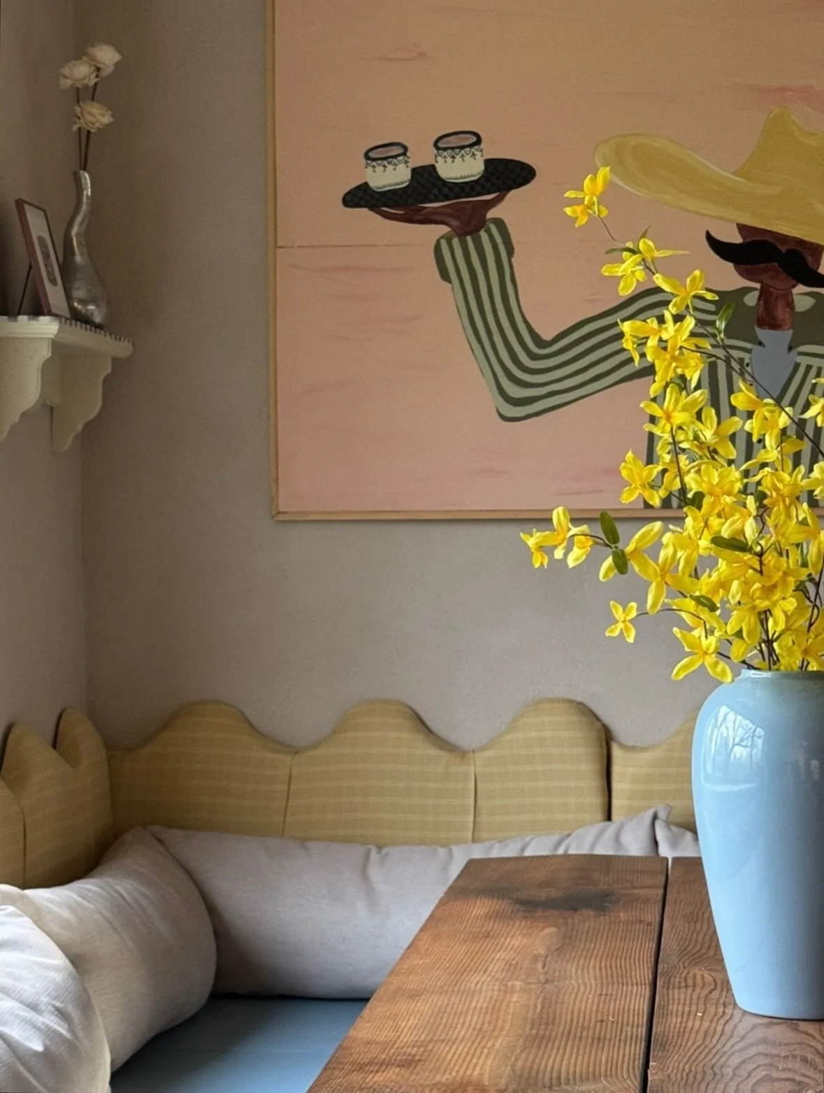 A big reason I love incorporating color into the home is because it&rsquo;s like the SUN - warm, bright and full of joy. Not even the PNW gloom can stop a colorful home from shining. It&rsquo;s a fantastic remedy for seasonal sadness. Our dining room