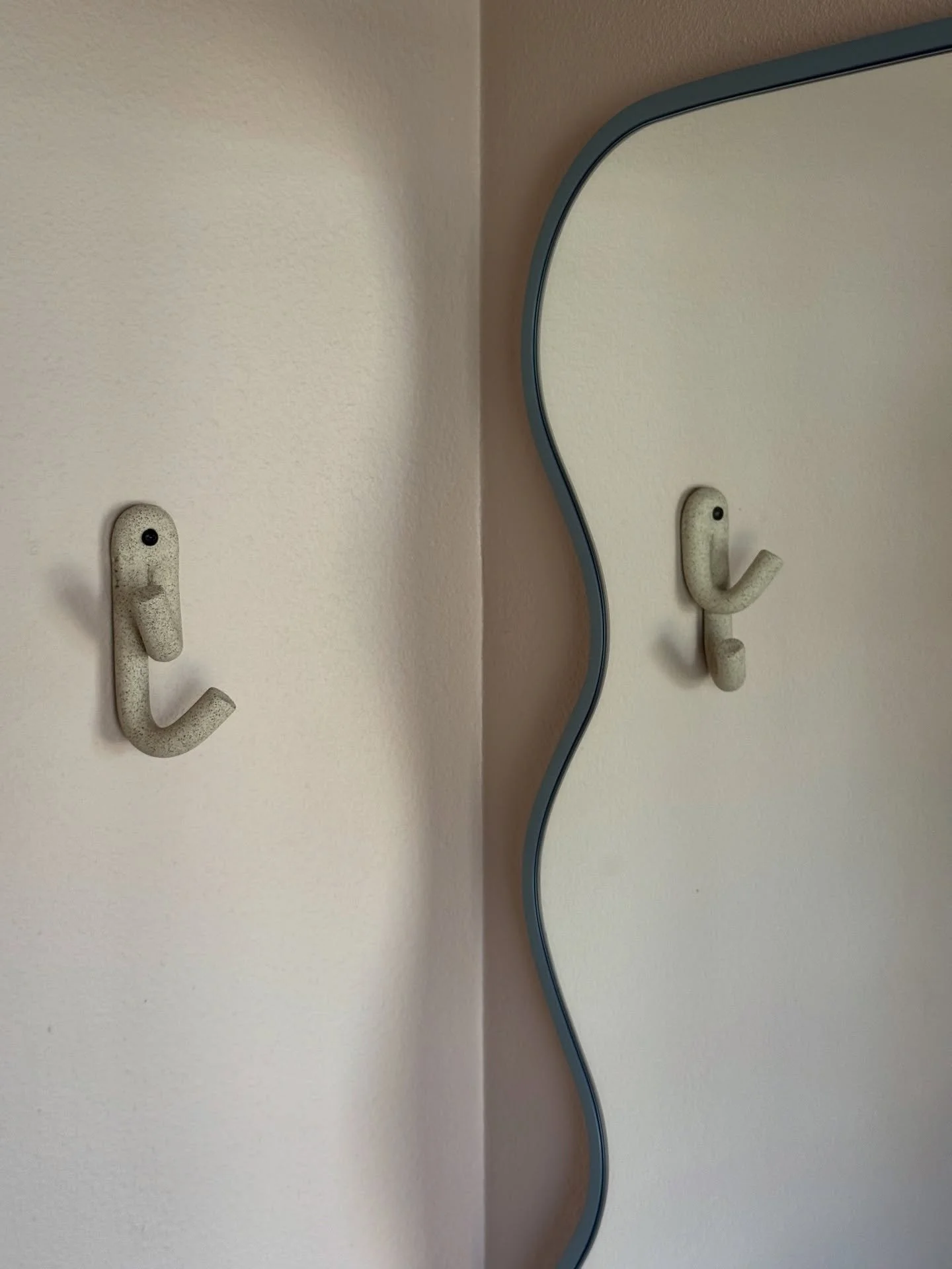 Sometimes the smallest details can make the biggest difference ✨ 

#interiordesign #colorinspiration #homedecor #bathroomdecor #colorfulhome #portlandoregon