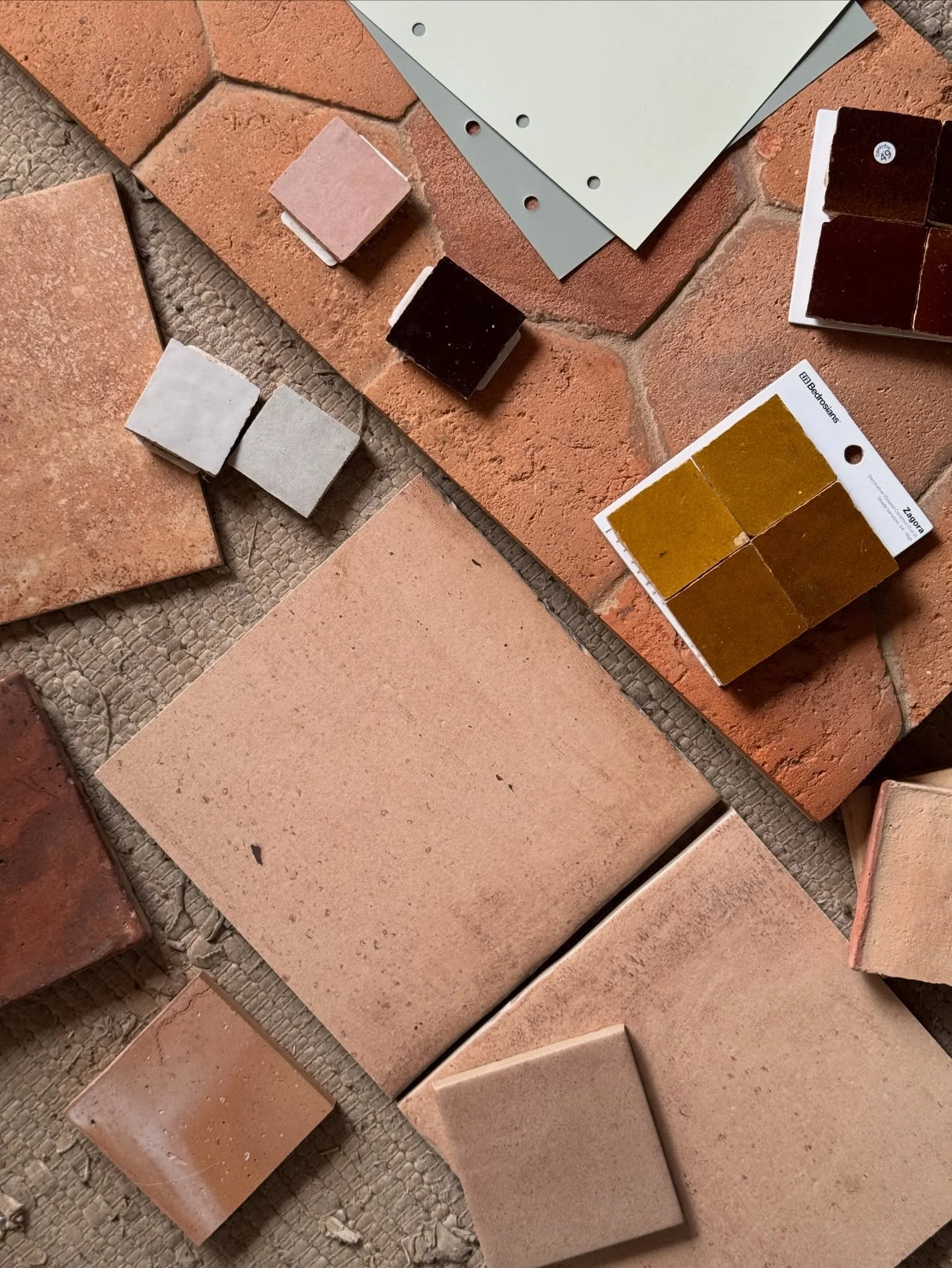 Happy Monday! May your week be full of color &amp; fun tile 😏 

#colorinspirations #homedesign #colorfulhome #materialselection #interiordesign #interiordesigner