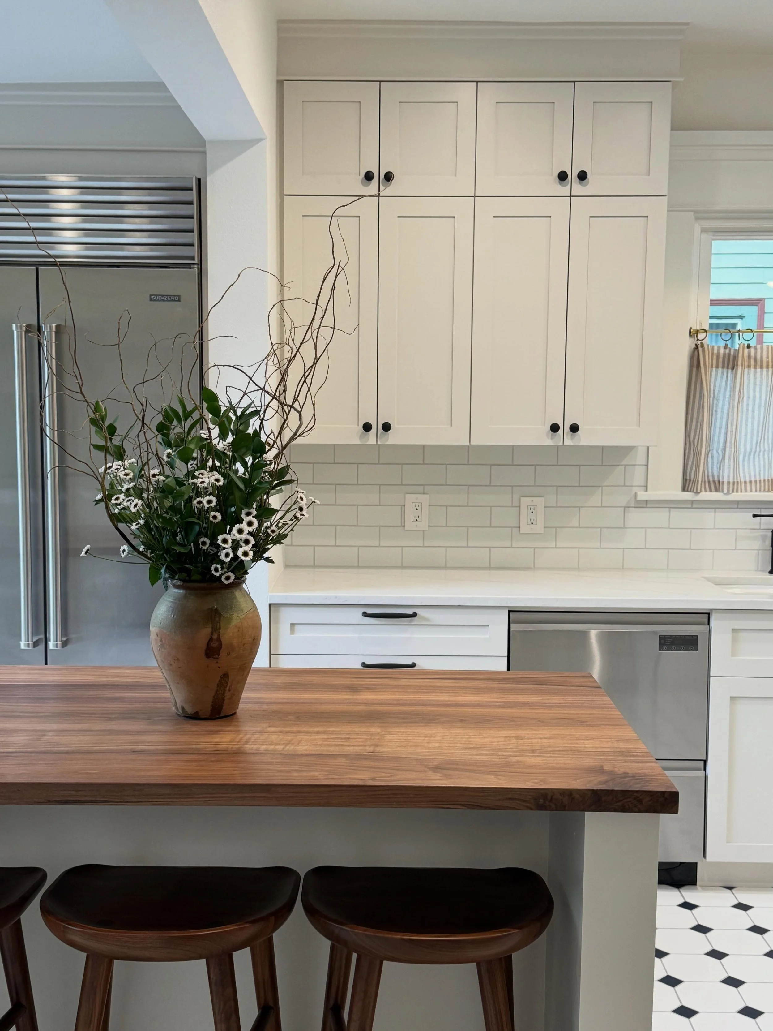 Here&rsquo;s a look at our latest custom kitchen for a classic 1920&rsquo;s Portland Craftsman home. This kitchen is all about timeless elements that make craftsman homes so special - from the intricate crown moldings, to the classic subway tile back