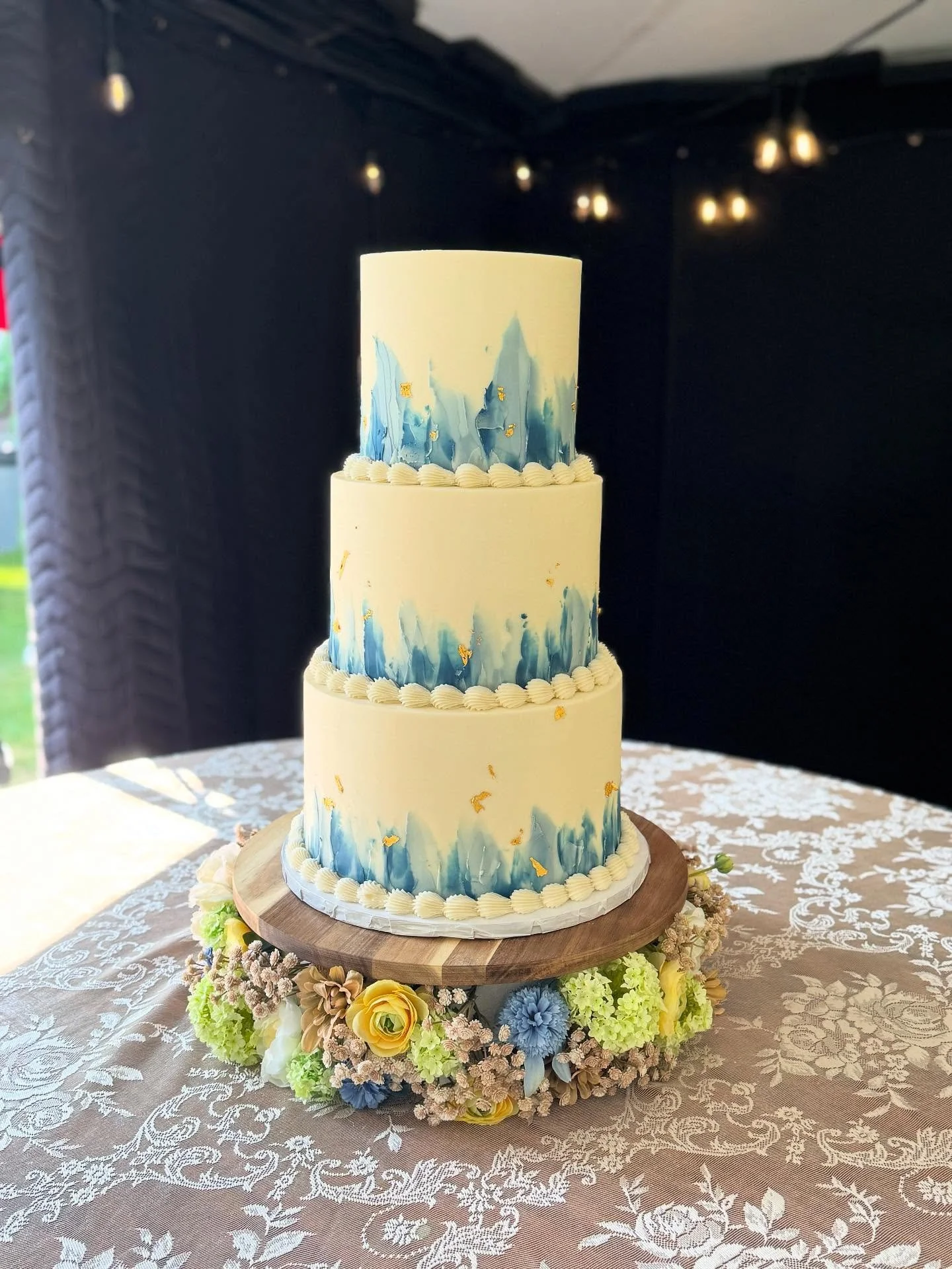 A little something blue for a Sadie Lake wedding 💙