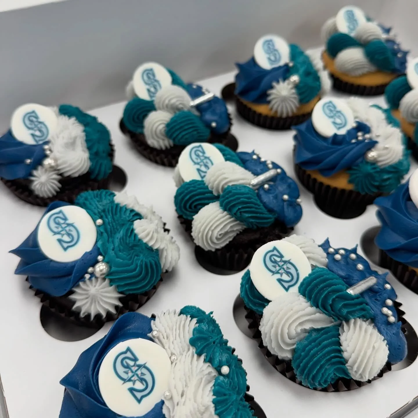 MY OH MY 🔱 When you get the &ldquo;call&rdquo; to the major leagues, you answer. And our team delivered 💪🏻 Sent over a thousand treats to @tmobilepark to be a part of history this weekend! Thank you @mariners and @sodexolive for letting us be a pa