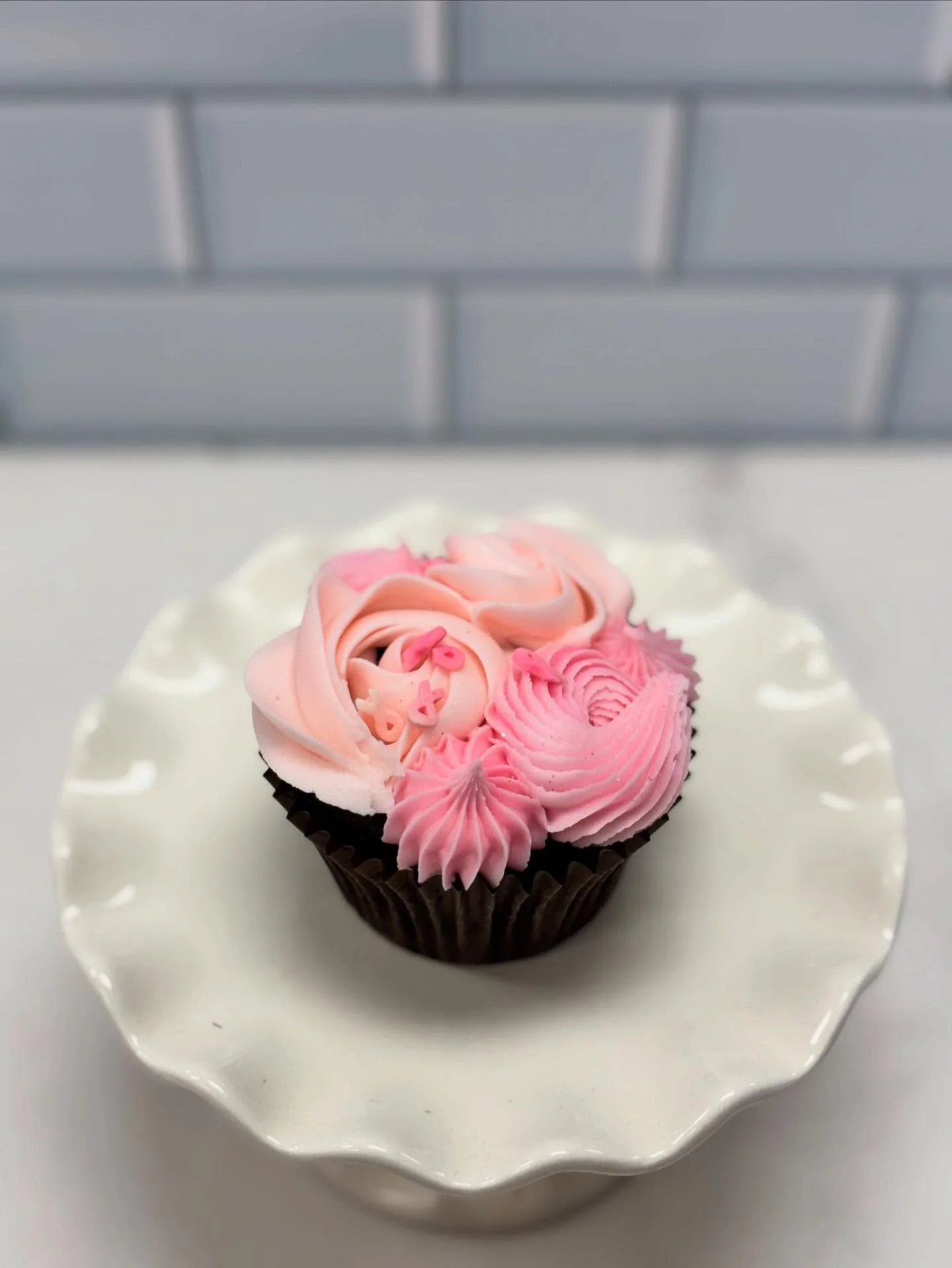 October is Breast Cancer Awareness Month 💕 We&rsquo;ll have these special cupcakes available for purchase in shop, and 100% of the profits will be donated to @nwhopeandhealing 💖💖