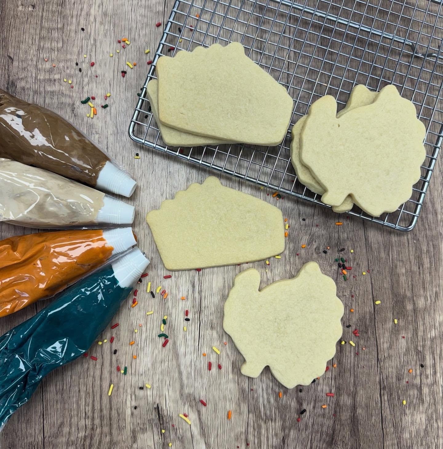 Need something to do while you watch the Macy&rsquo;s Thanksgiving Parade? Release your inner artist and decorate some cookies! Then you don&rsquo;t have to worry about dessert!

Pre order your cookie kits on our website today!