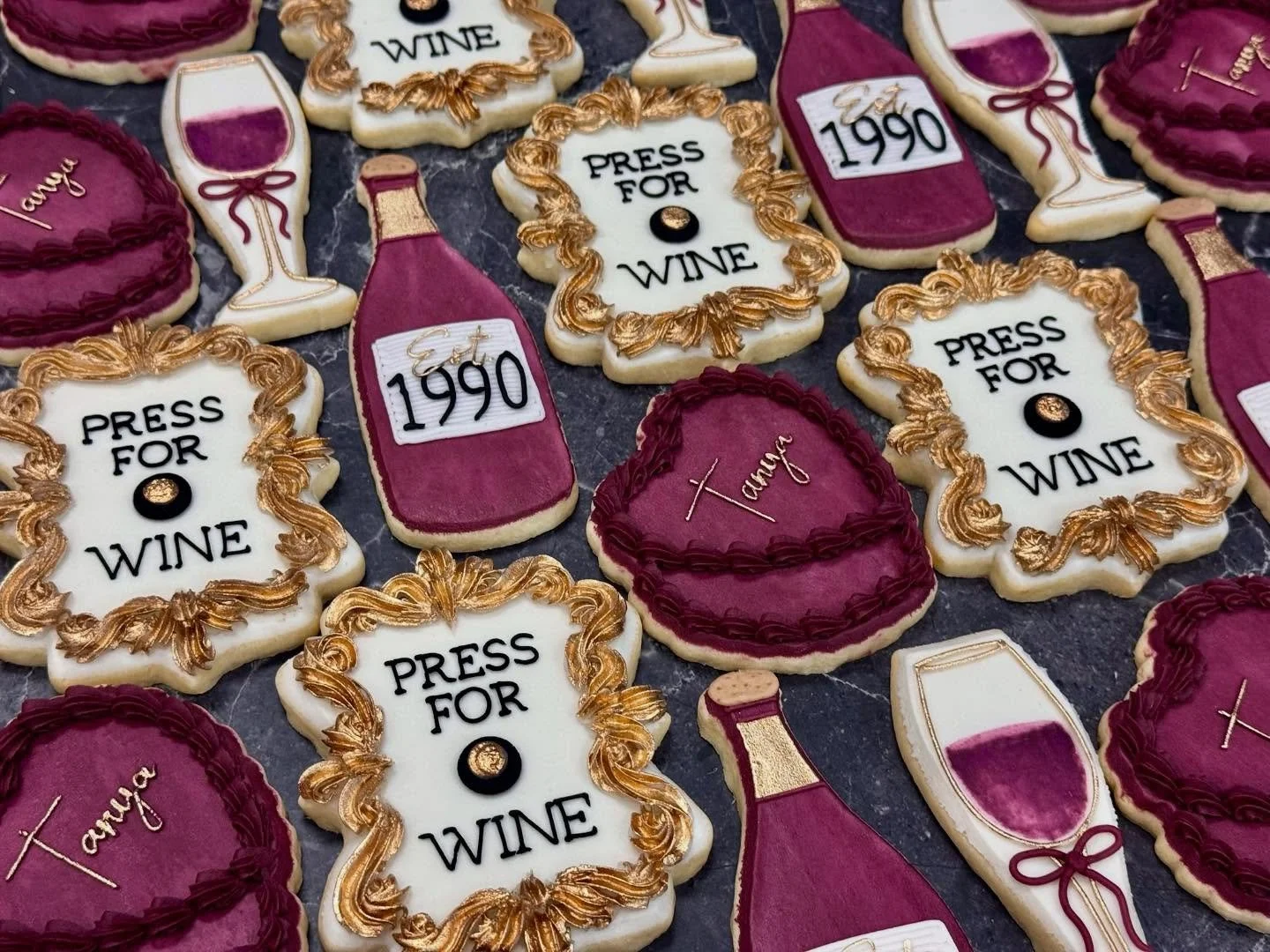 Why is the week between Christmas and New Years actually the slowest week of all time??

Anyway, here&rsquo;s some cute cookies 🍷