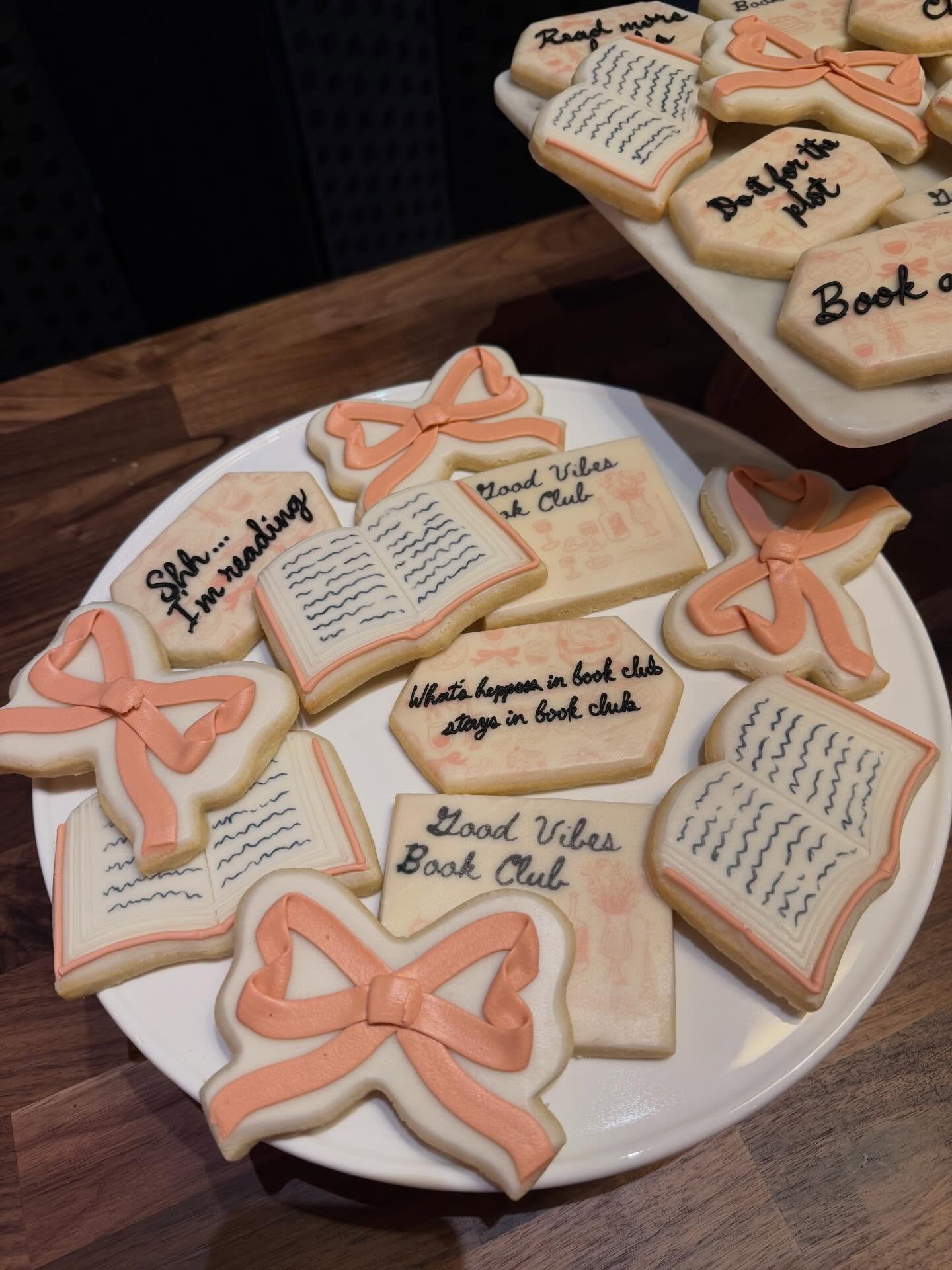 Throwback to our very first book club meeting!! 

Who&rsquo;s coming to book club tomorrow?? 📖