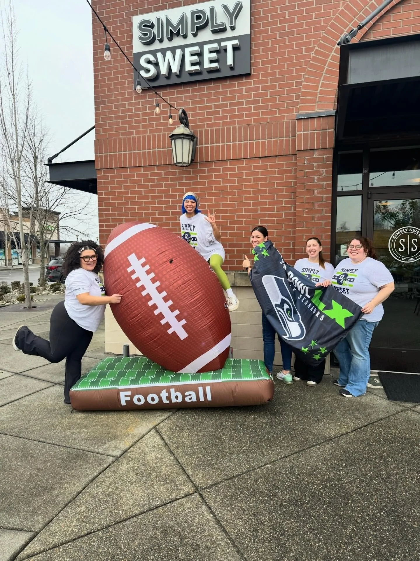 THE PREGAME PARTY IS HEREEEEEE 💙💚💙💚💙💚💙💚💙💚

OPEN 10-2!! GET YA GOOD LUCK SWEETS