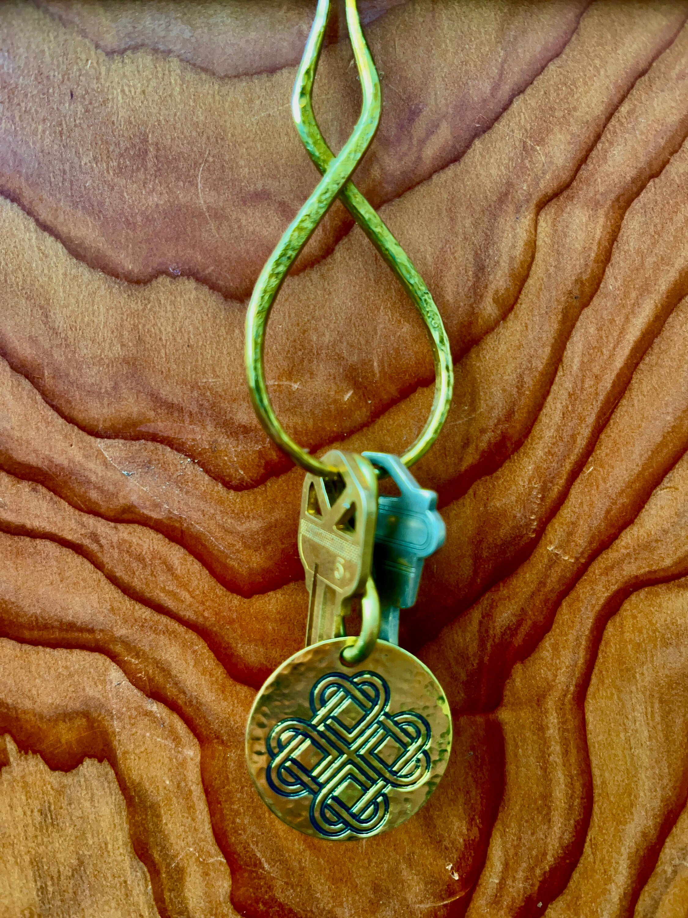https://i.etsystatic.com/33913942/r/il/0640ac/5574397220/il_fullxfull.5574397220_djqi.jpg