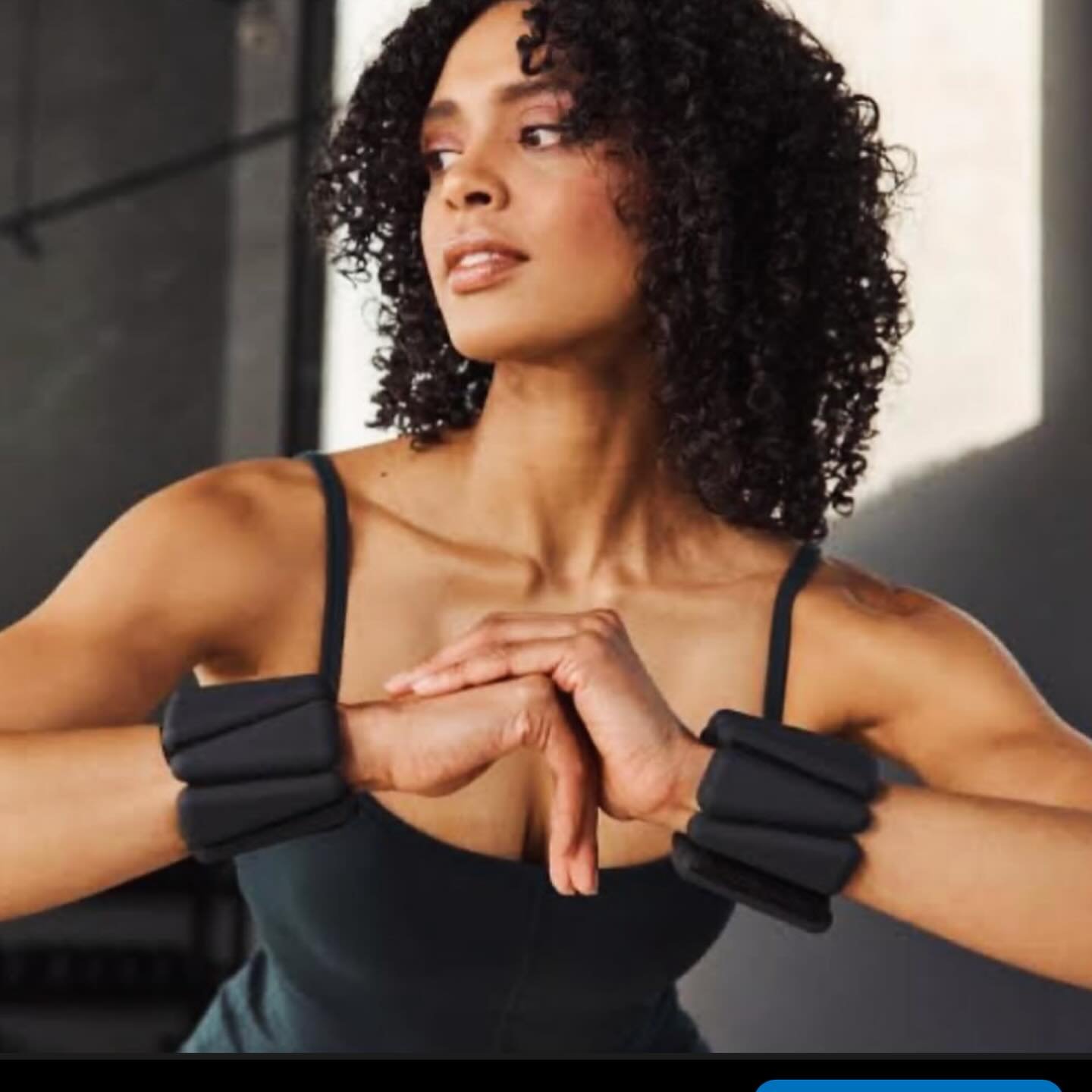 ADD WRIST OR ANKLE WEIGHTS ANYTIME 💪🏽 
Do you know we need to do some light resistance in order to regulate our hormones&hellip;
&bull;
Your muscles are like little hormone pharmacies. When we contract them firmly we produce and squeeze hormones di