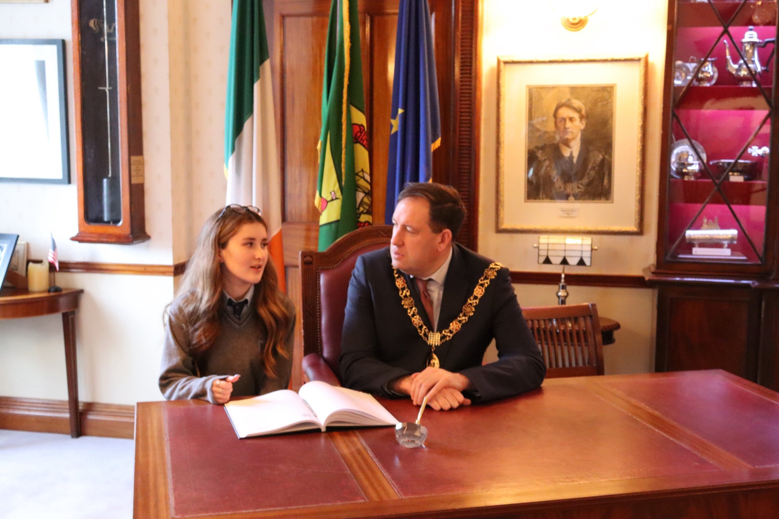 Share Lord Mayor 3.jpg