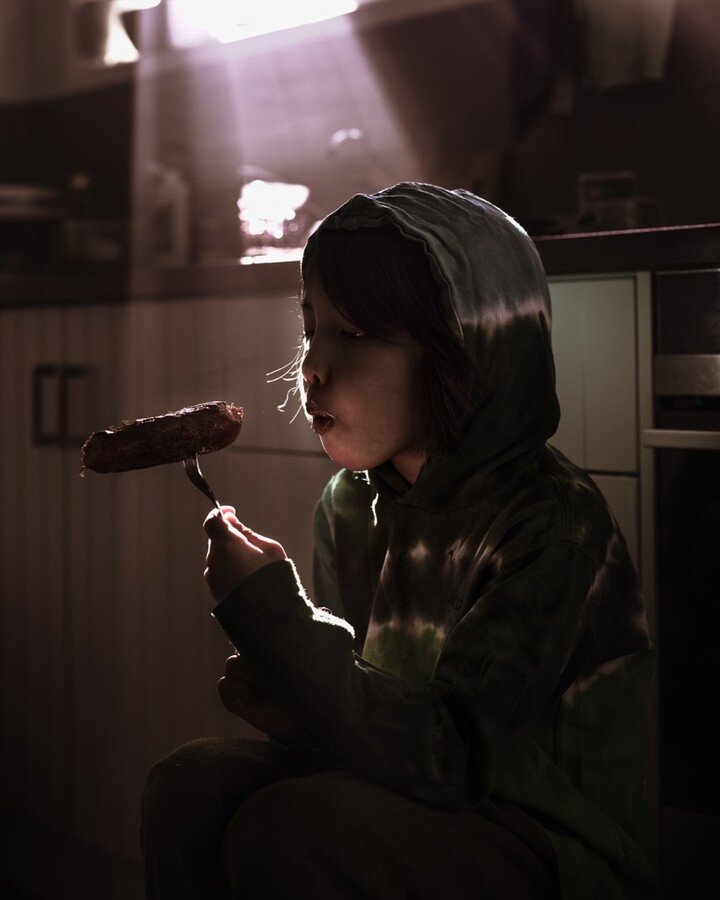 Simple joys of lockdown - cook your own breakfast...

#lockdownnz #lockdownnz2021 #kidsofinstagram #kransky #breakfasttime #newdaynewstart #light #morninglight