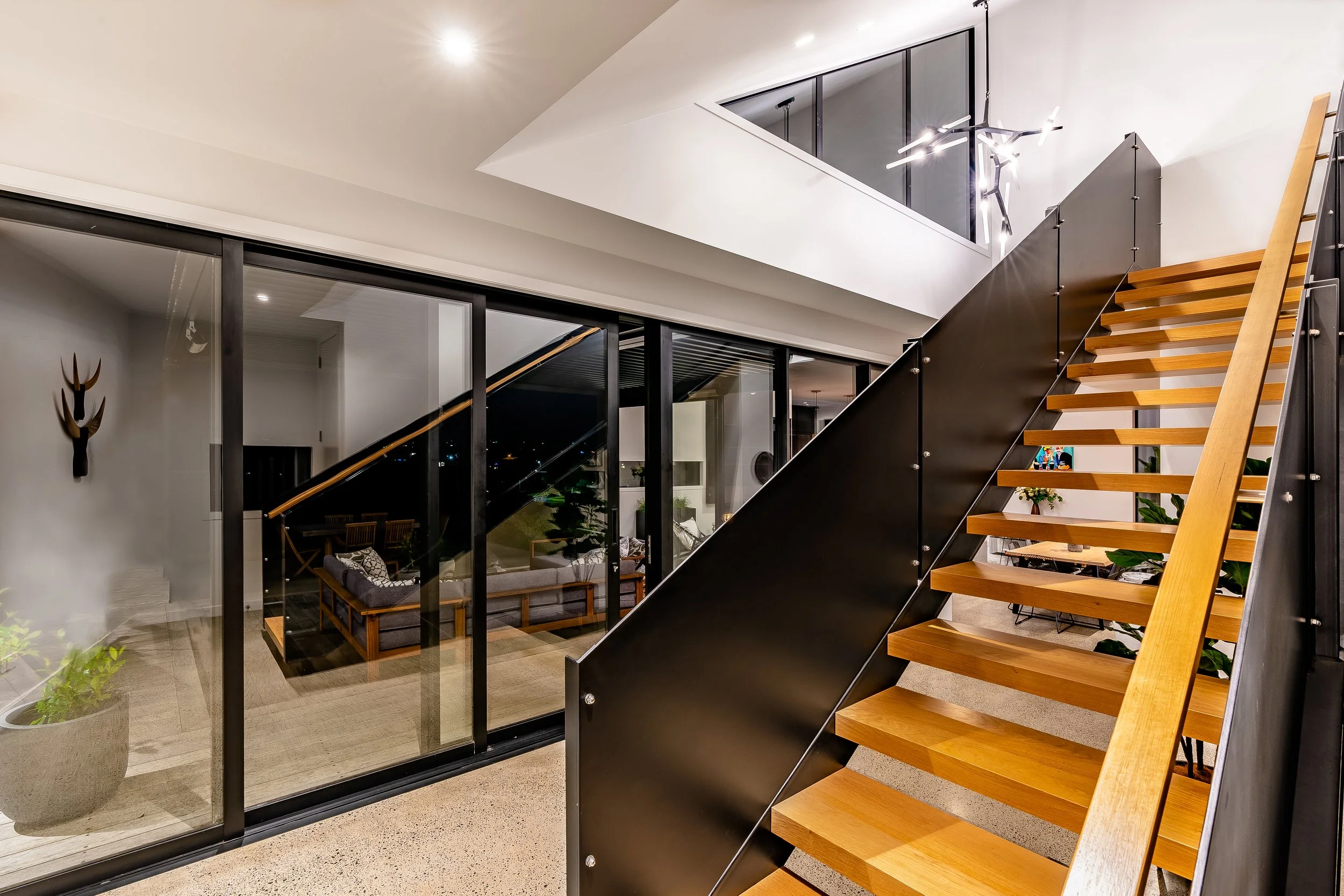 VV - 11 Laguna  Pl, Matakatia 11.jpeg