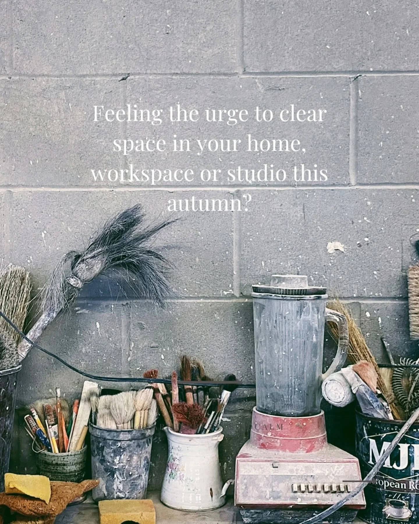 Autumn is nature's invitation to let go.
The 27/9 method is one of my favourite seasonal, mindful rituals to clear clutter, and invite in more clarity and ease.
Rooted in Feng Shui, it is a simple but potent practice of clearing 27 items each day f