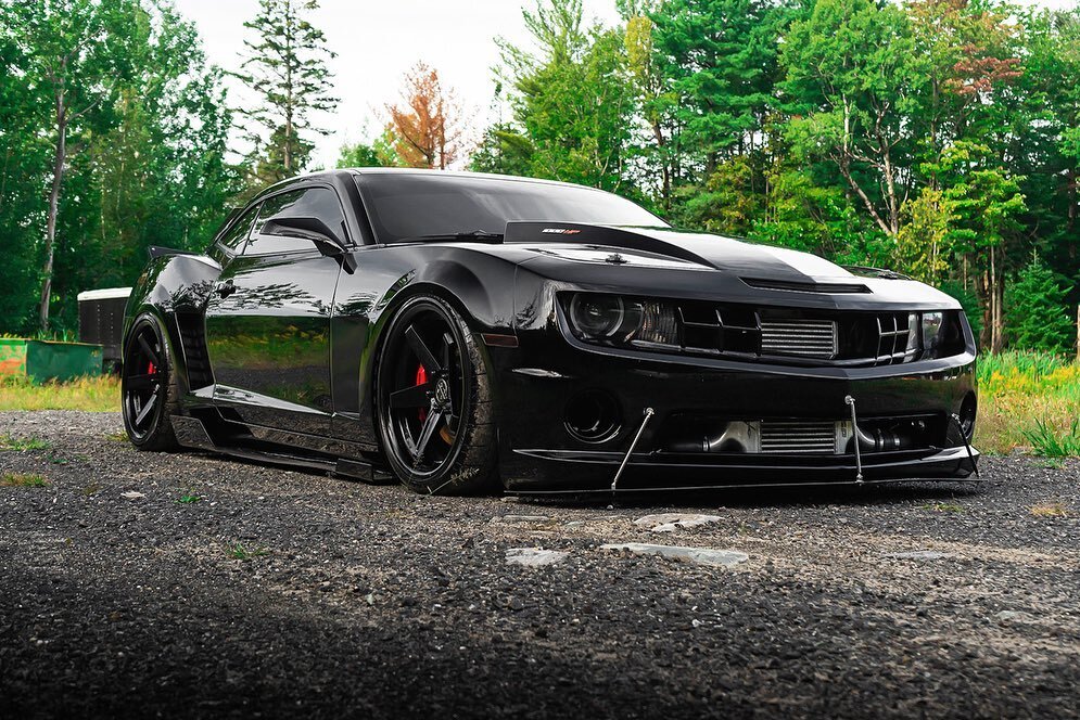 1000 HP Camaro project 😈
Suspension: @air_lift_performance 
Wheels: @bdwheels 
-Wet look black paint cleared twice
See more on this project: www.exclusivautomotiv.com