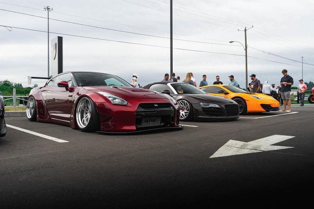 Quelques photos des voitures pr&eacute;sentes chez Porsche Qu&eacute;bec pour le Cars and Coffee Qu&eacute;bec le week-end dernier !