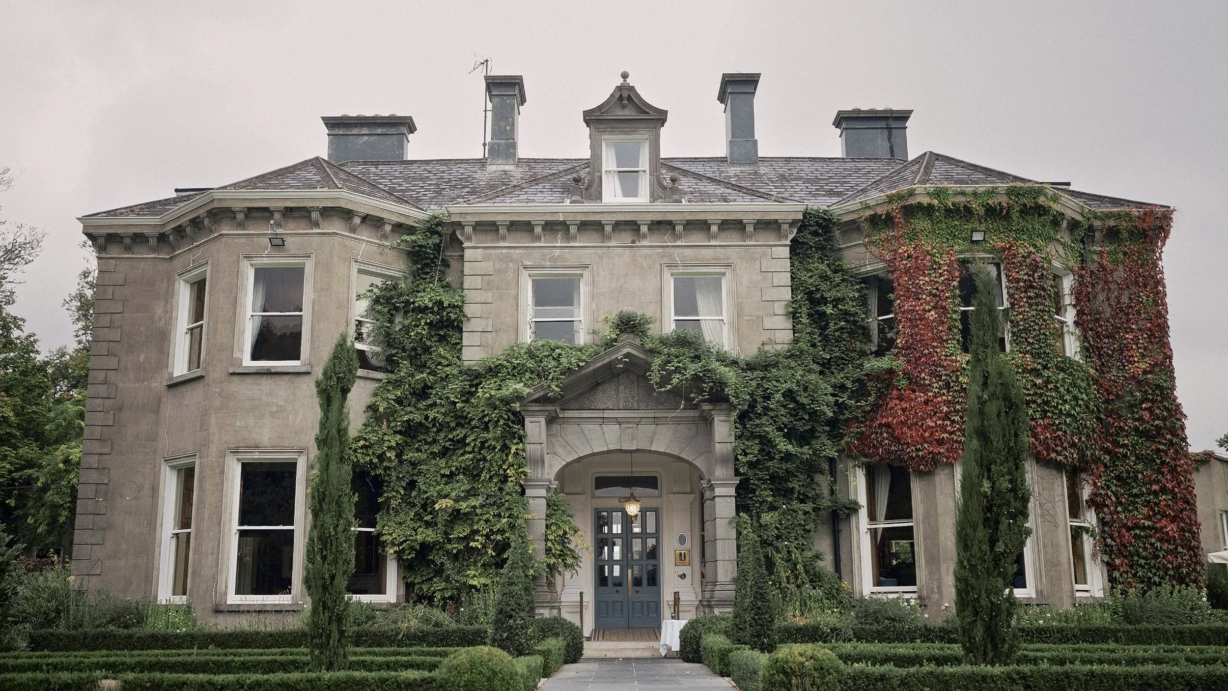 tinakilly-house-wedding-venue-ivy-facade.jpg