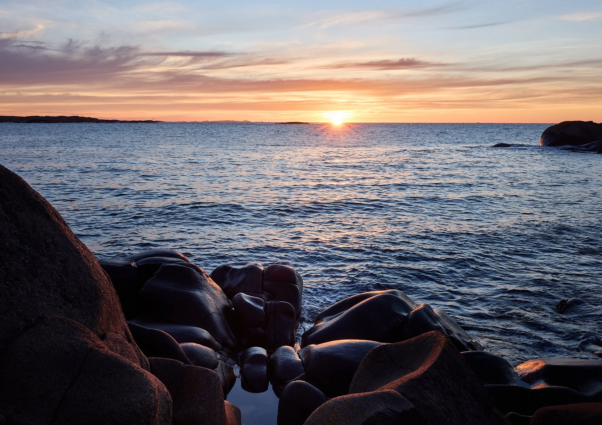 Soloppgang ved havet