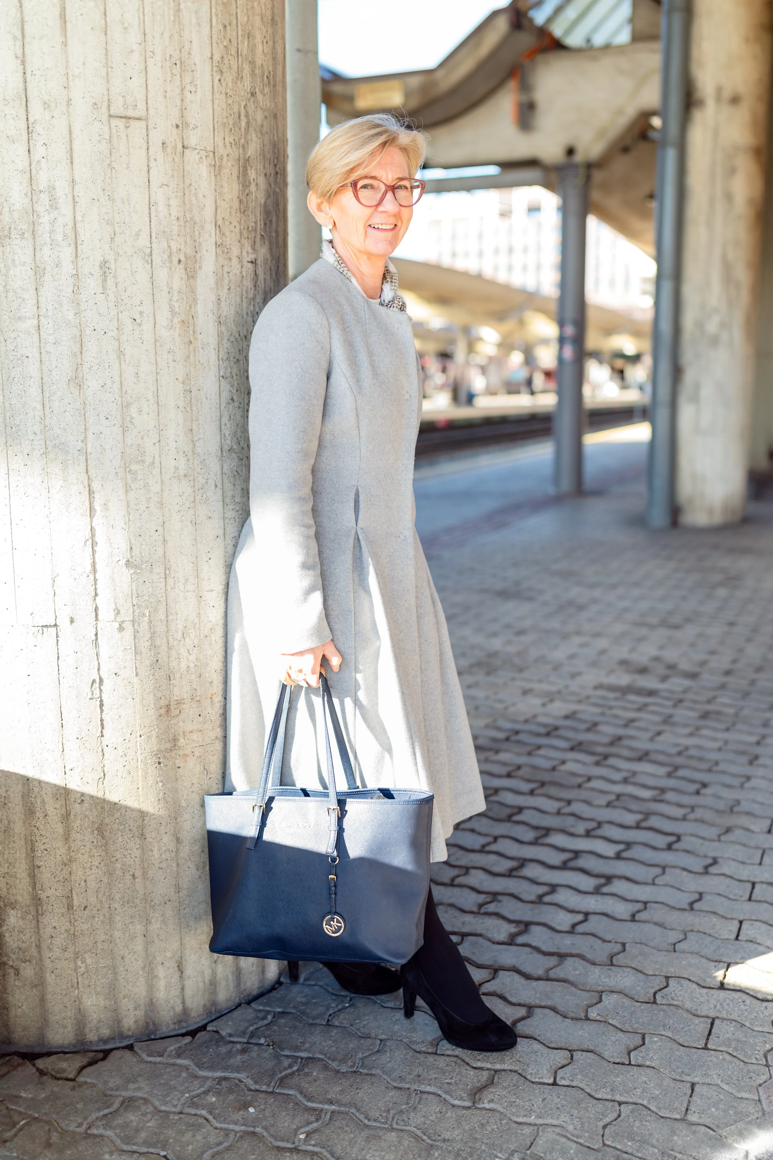 nice lady in nice clothes