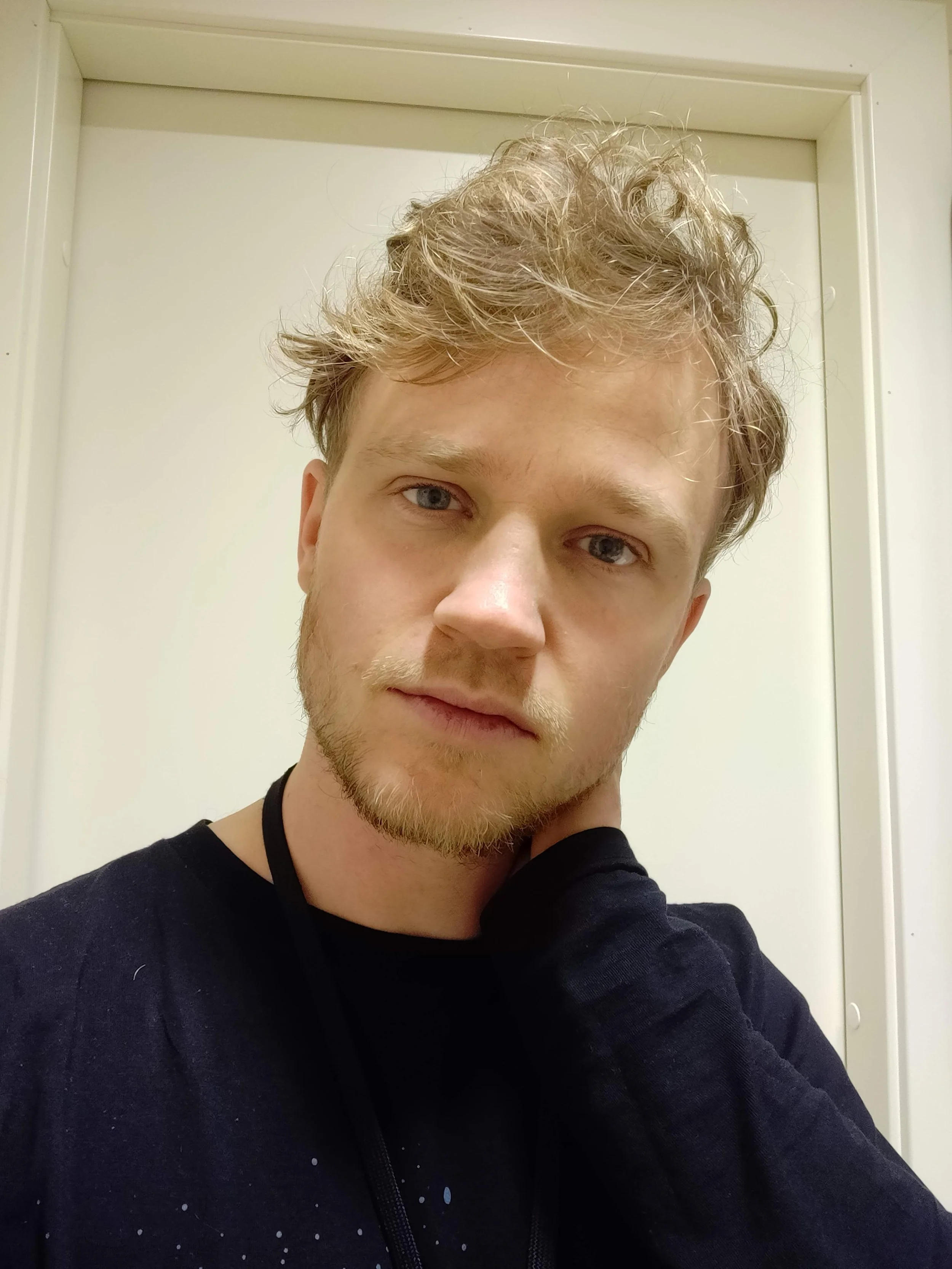 trist selfie