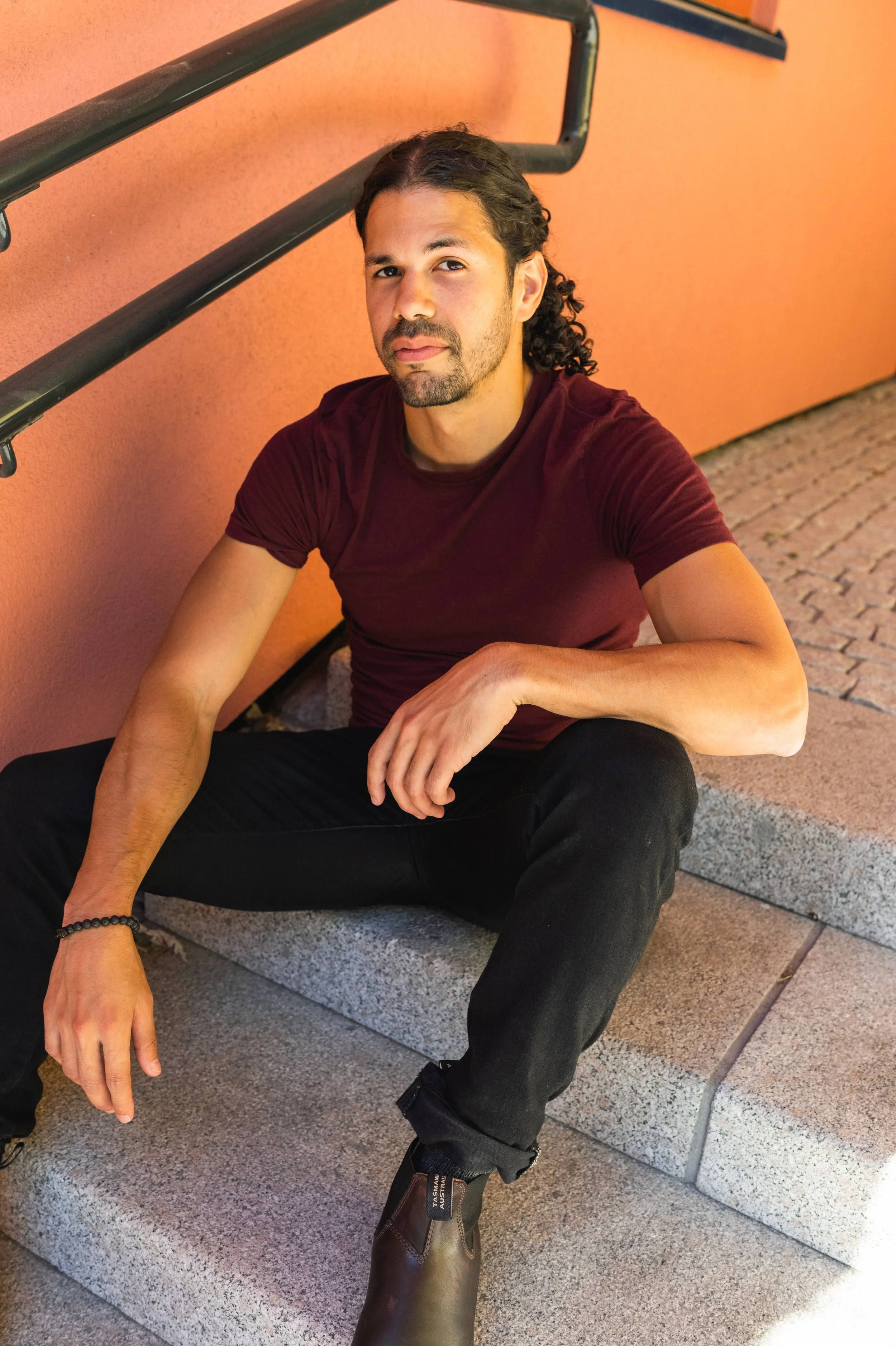 dating picture examples man in burgundy t shirt