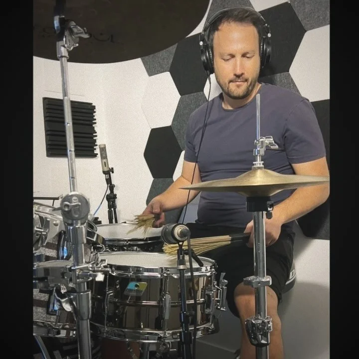 This is the FATTEST MOST GOOOOOSH snare sound I&rsquo;ve gotten out of my @ludwigdrumshq Black Beauty 6.5&rdquo;. The sound instantly made me excited and had to record with it right away. It&rsquo;s mic&rsquo;ed up with a @lautenaudio Snare Mic. List