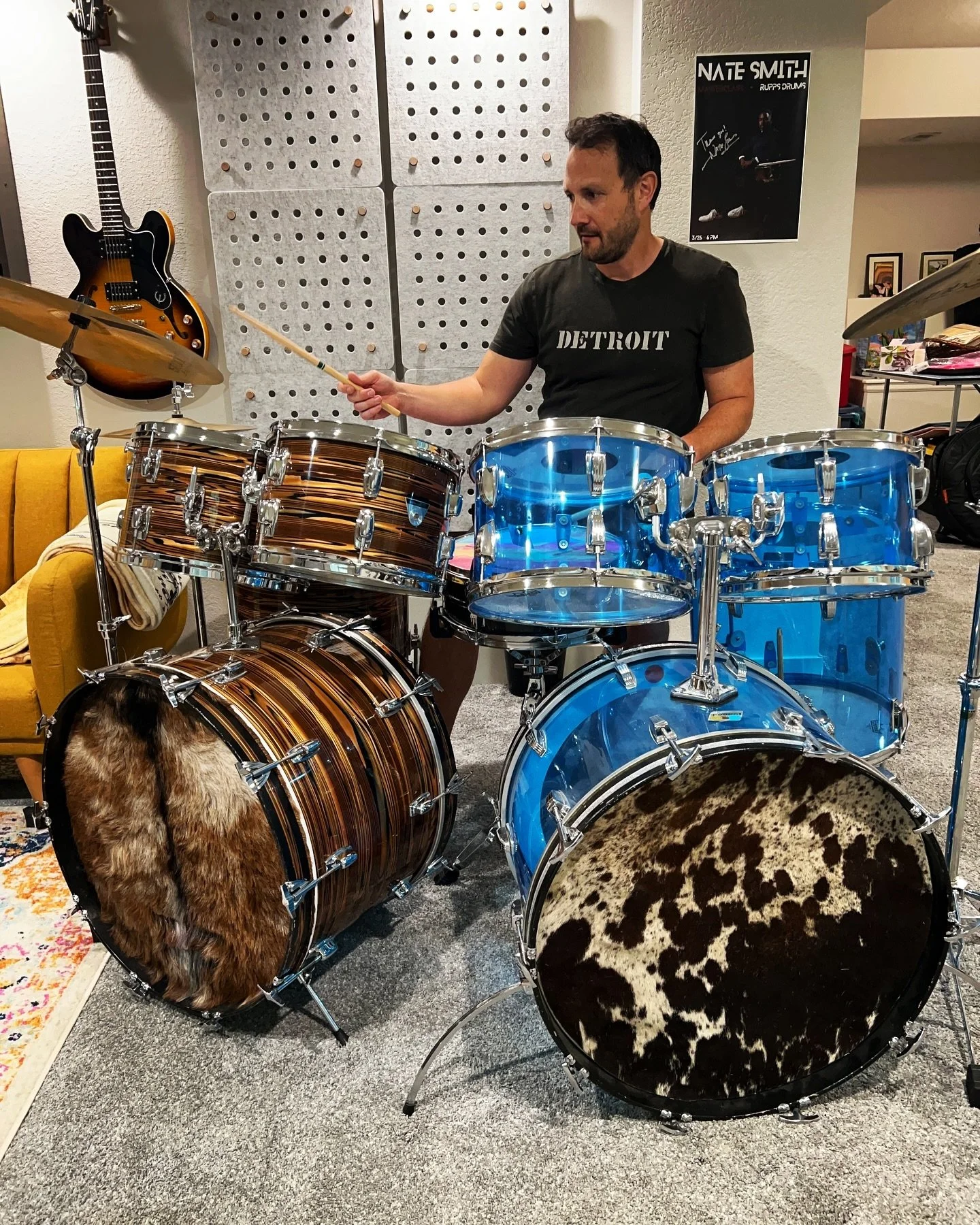 I&rsquo;m so dumb 😂 Just a couple of #vintageludwig drum sets looking for action. 

@ludwigdrumshq 
@istanbulagop (@sterloid ride)
@remopercussion 

#drum #drummer #ludwigdrums #vintagedrums #ludwigvistalite #bigdrumset #homerecordingstudio #sunways