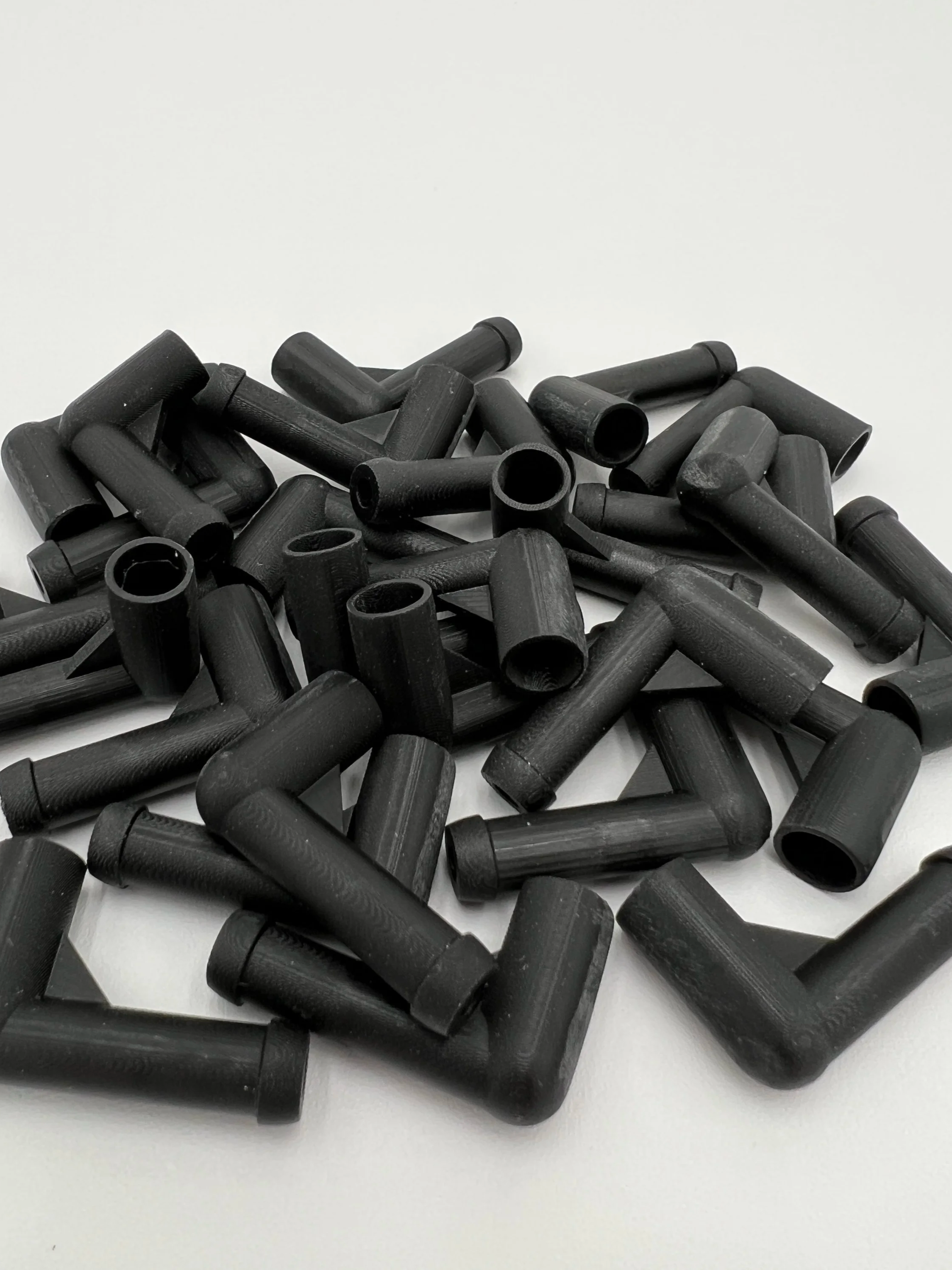 Mercedes Benz Wiper Component
  Automotive, DLS, Resin, 3D design, 3D printing, Additive consulting, Material testing  