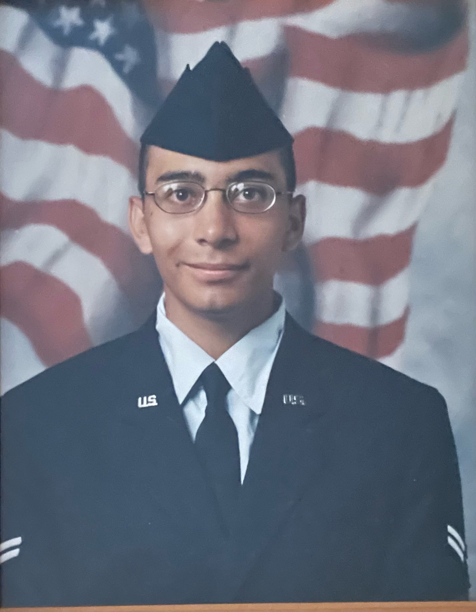 Adrian Reister, nella foto durante i suoi giorni all'USAF