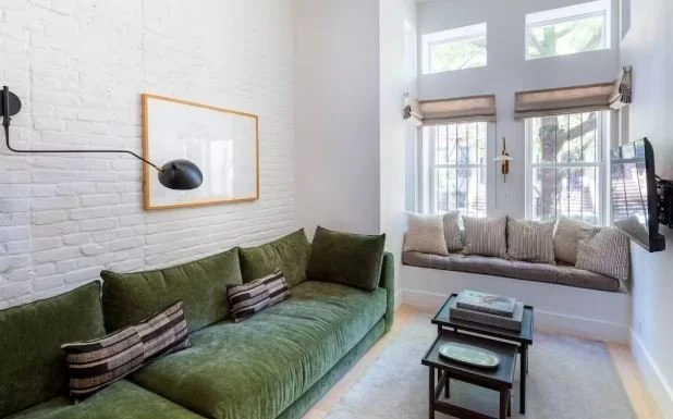 Living Area 2.JPG