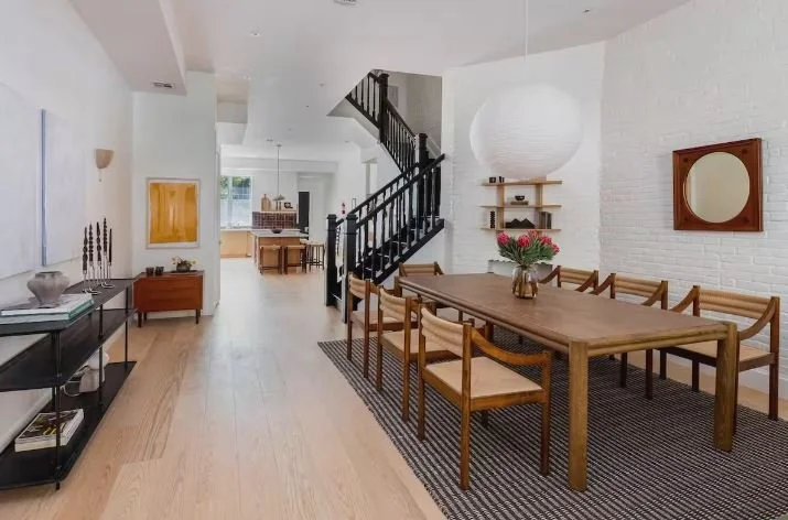 Living Area.JPG