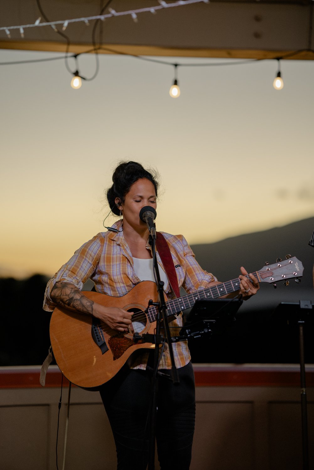 Awakening-Church-Maui-Worship-Night-45.jpg