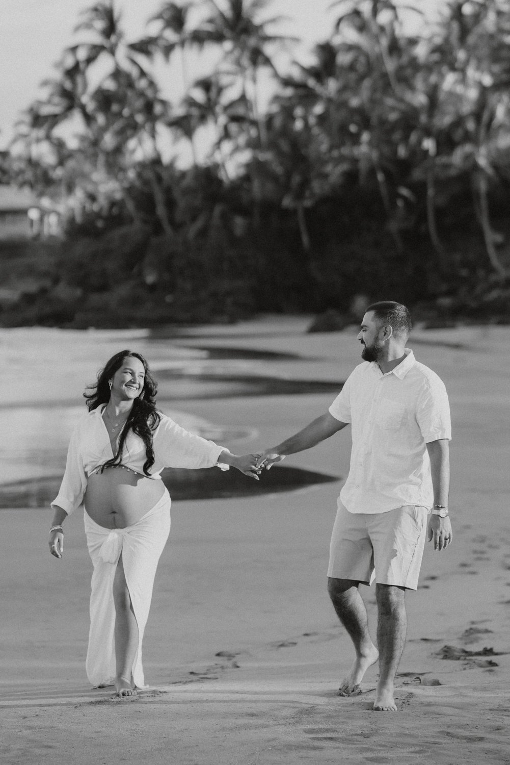 Dreamy-Beach-Chic-Babymoon-Portraits-5.jpg