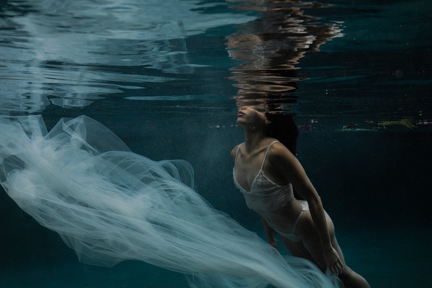 Dreamy-Ethereal-Underwater-Portrait-4.jpg