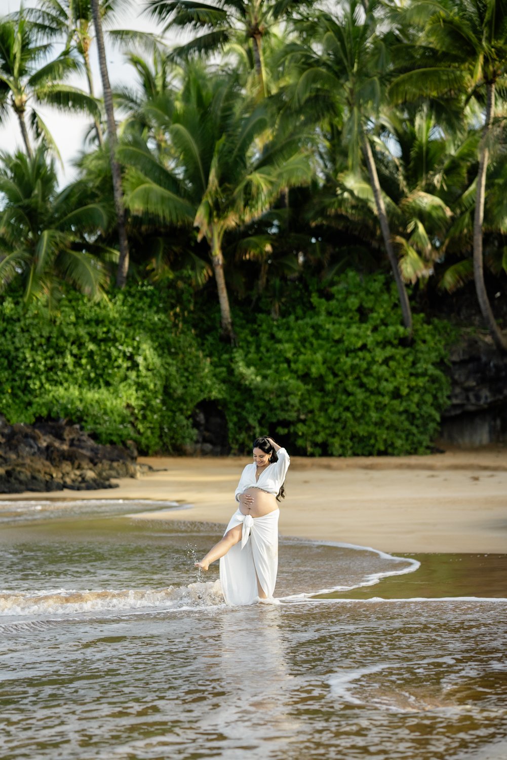 Dreamy-Beach-Chic-Babymoon-Portraits-50.jpg