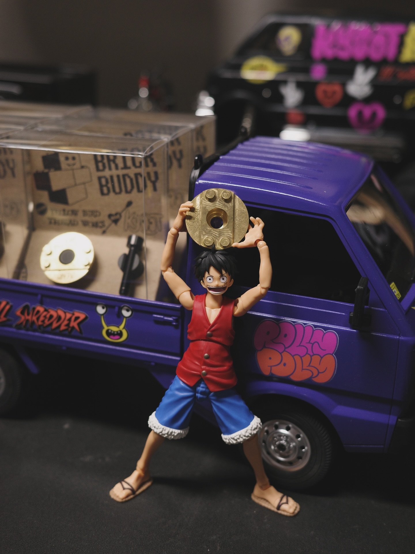 @yellowbirdthreadworks #brickbuddy prefect gift for yourself or loved one! Some new kool stuff from @chrispiascik lurking in the background coming soon! 👀#kyootbikes 

CNC&rsquo;d from a solid brick of brass this compression top cap is designed to b