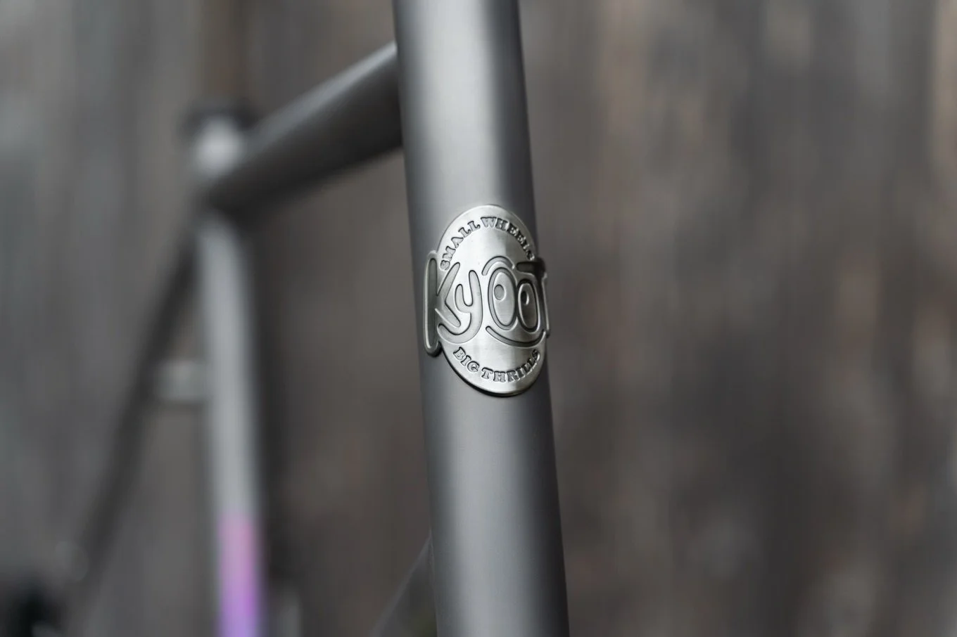 The titanium Rolly Polly was an experimental project with Anaheim Electronics and Kyoot Industries. With Anaheim fully occupied by the mobile project, Kyoot subcontracted ORA Engineering in Taiwan to produce the Lunar Titanium Rolly Polly.

Military 