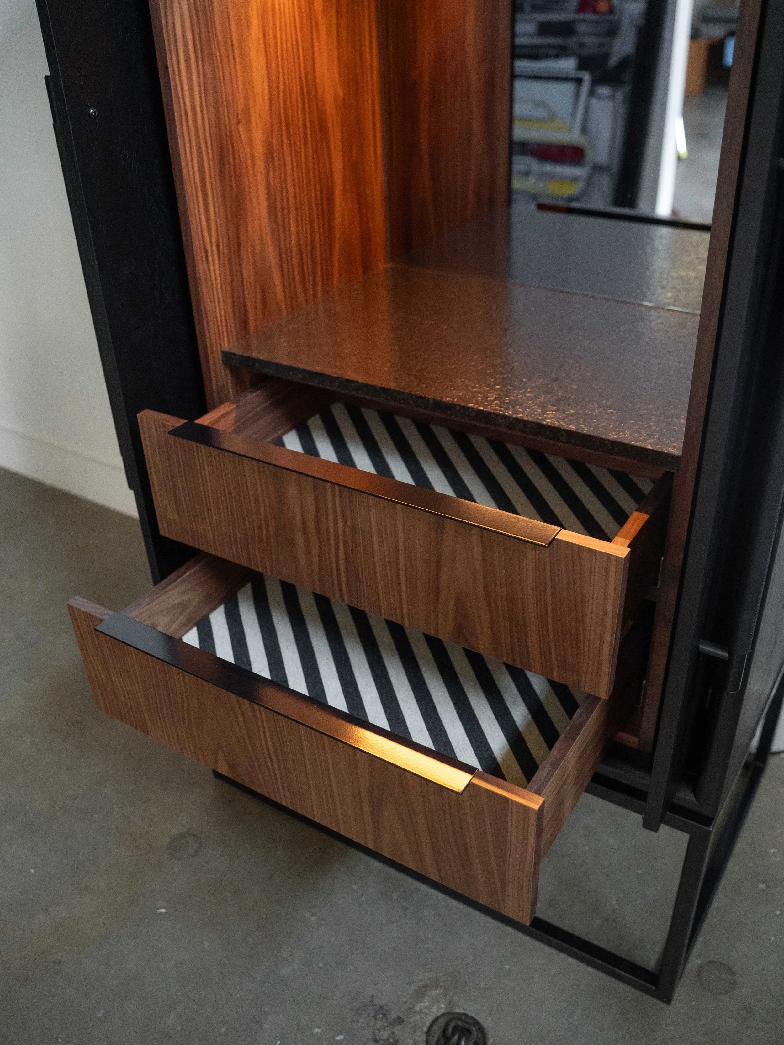 SAFDS_Black_Bar_Cabinet_7.jpg
